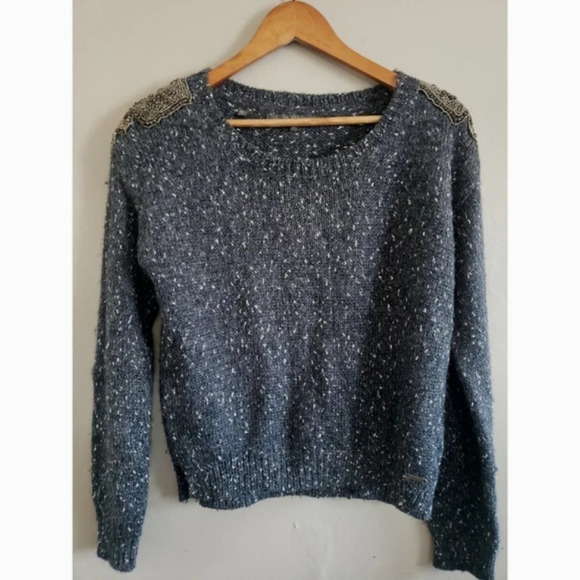 Guess Sweater Women's Small Gray Mettalic Knit Beaded Shoulders Textured - Picture 1 of 9